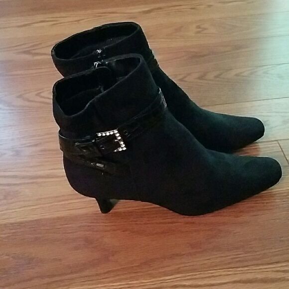 Amanda black buckle booties Sz 10 NWOB - Picture 4 of 5